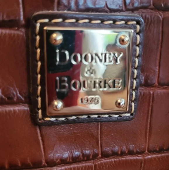 DOONEY & BOURKE ALLIGATOR EMBOSSED - Picture 6 of 8